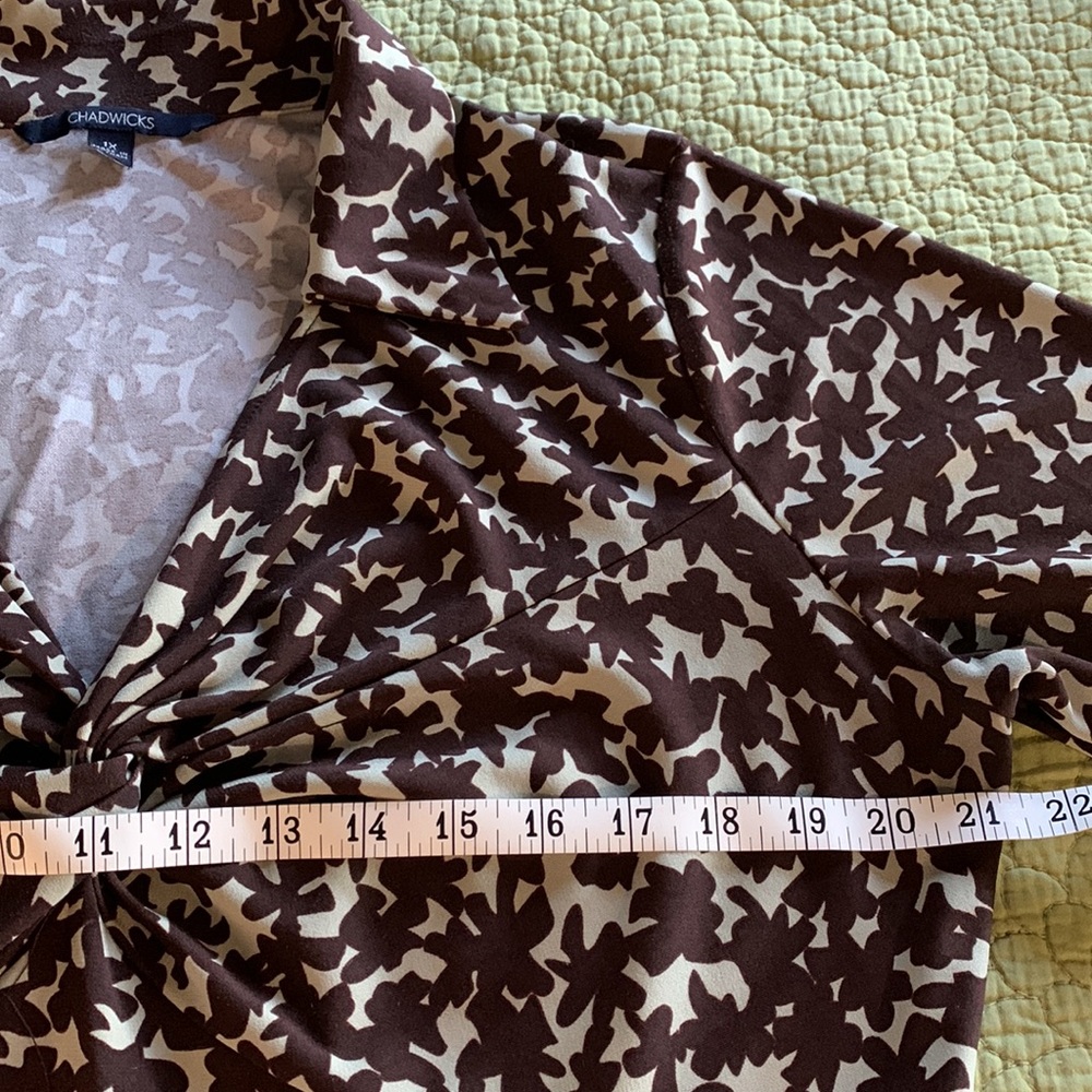 Chadwicks V-neck Top * 1X - Picture 9 of 12